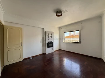 Apartamento T2 para Venda em Queluz e Belas