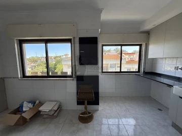 Apartamento T2 para Venda em Queluz e Belas