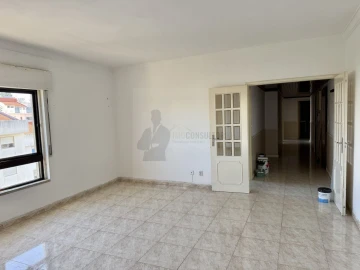 Apartamento T2 para Venda em Queluz e Belas