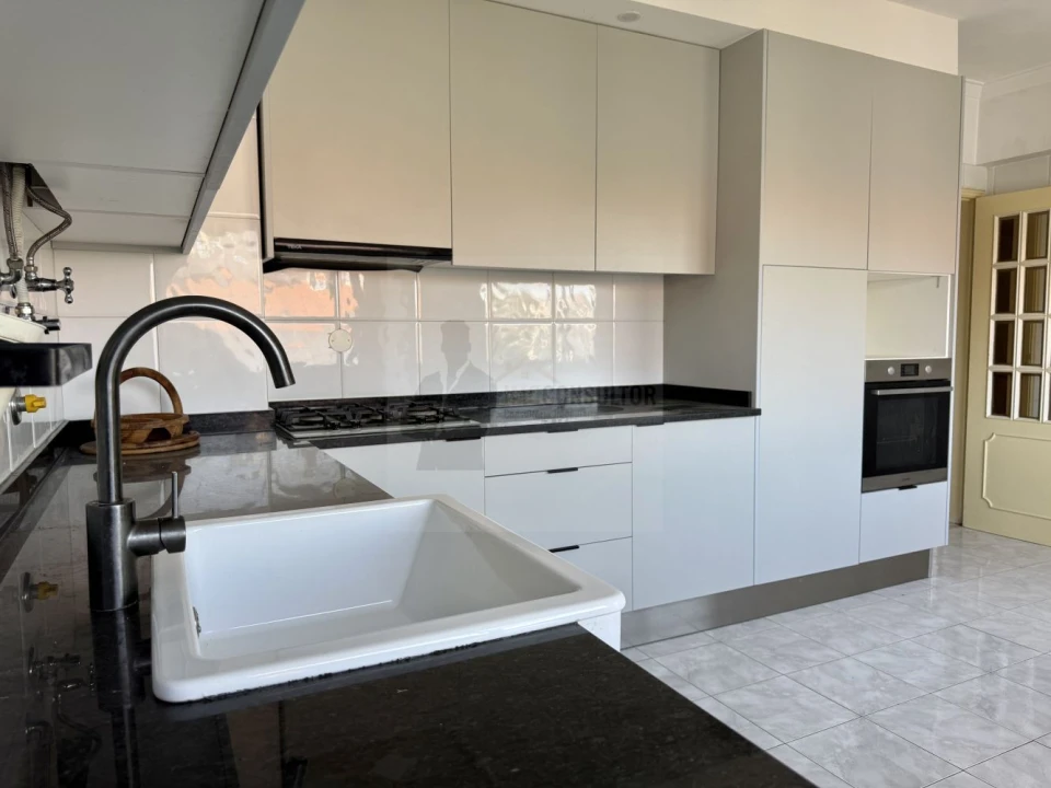 Apartamento T2 para Venda em Queluz e Belas Foto 26