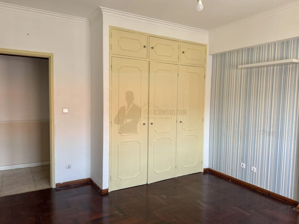 Apartamento T2 para Venda em Queluz e Belas Foto 13