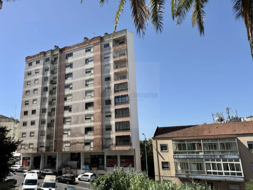 Apartamento T2 para Venda em Queluz e Belas Foto 32