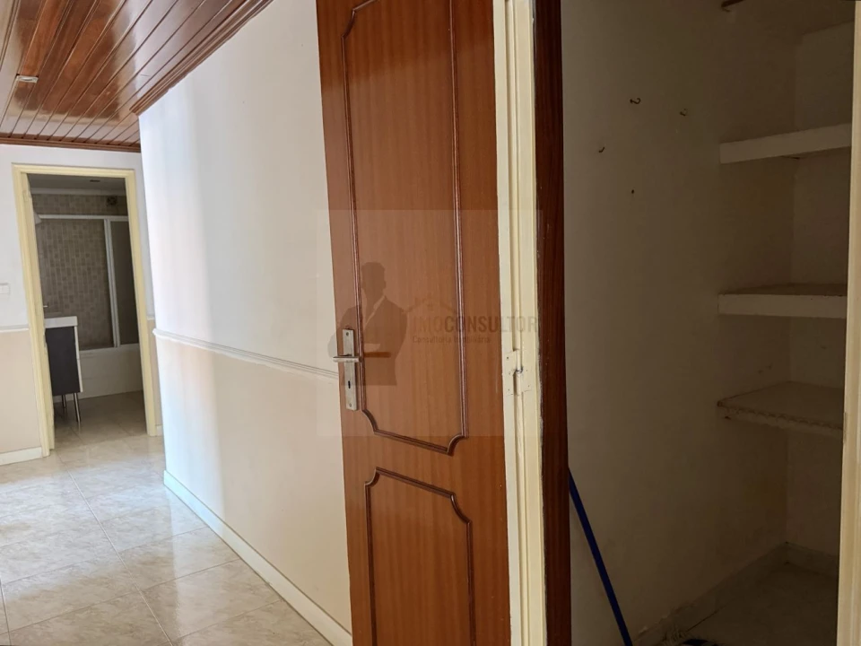 Apartamento T2 para Venda em Queluz e Belas Foto 11