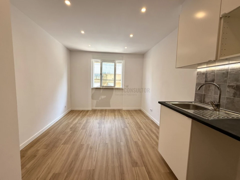 Apartamento T2 para Venda em Odivelas Foto 7