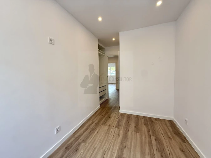 Apartamento T2 para Venda em Odivelas Foto 15