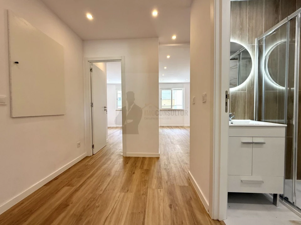 Apartamento T2 para Venda em Odivelas Foto 1