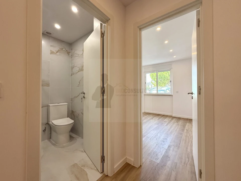 Apartamento T2 para Venda em Odivelas Foto 17