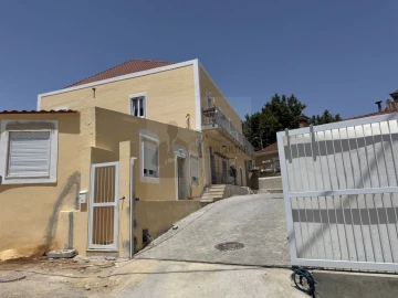 Apartamento T1 para Venda em Agualva e Mira-Sintra