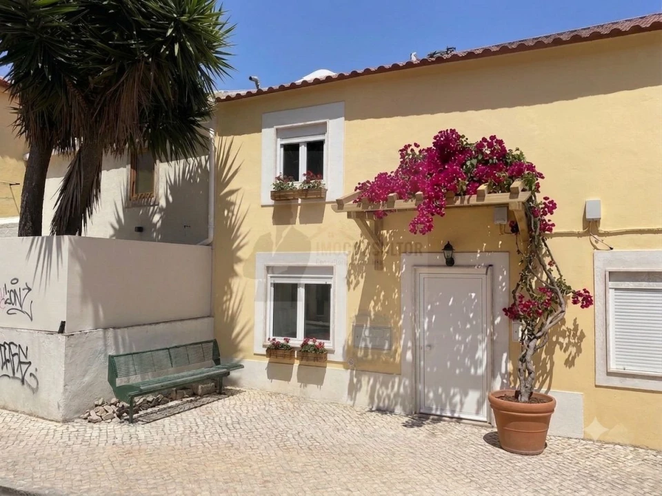 Apartamento T1 para Venda em Agualva e Mira-Sintra Foto 1