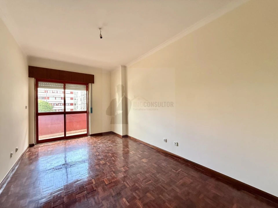 Apartamento T2 para Venda em Algueirão-Mem Martins Foto 18