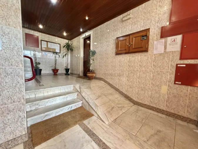 Apartamento T2 para Venda em Algueirão-Mem Martins Foto 27
