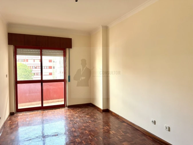 Apartamento T2 para Venda em Algueirão-Mem Martins Foto 14