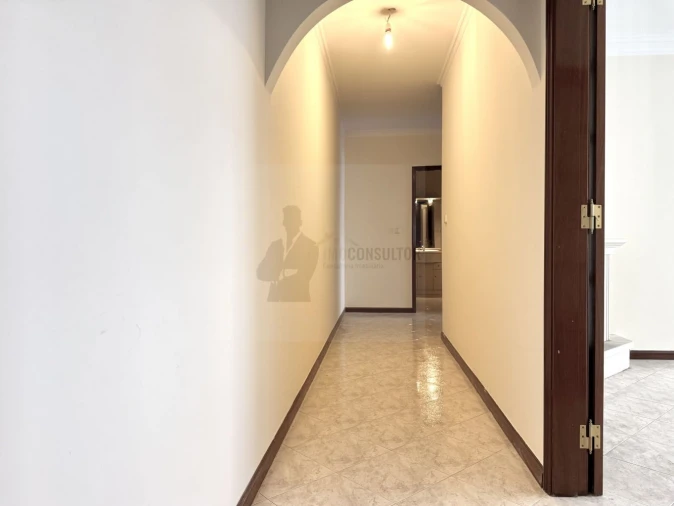 Apartamento T2 para Venda em Algueirão-Mem Martins Foto 22