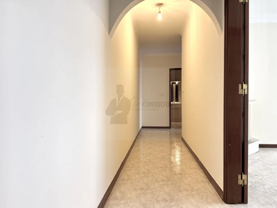 Apartamento T2 para Venda em Algueirão-Mem Martins Foto 22