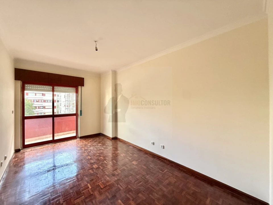 Apartamento T2 para Venda em Algueirão-Mem Martins Foto 17
