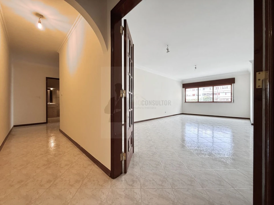 Apartamento T2 para Venda em Algueirão-Mem Martins Foto 2