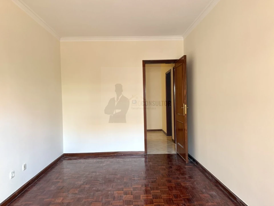 Apartamento T2 para Venda em Algueirão-Mem Martins Foto 13