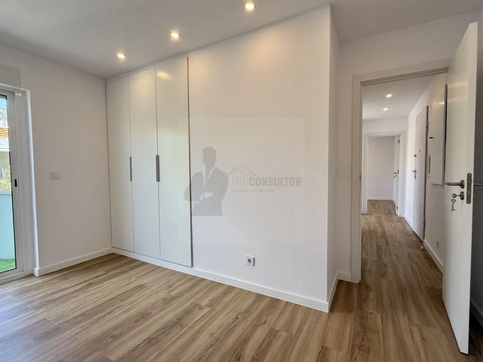 Apartamento T2 para Venda em Águas Livres Foto 16