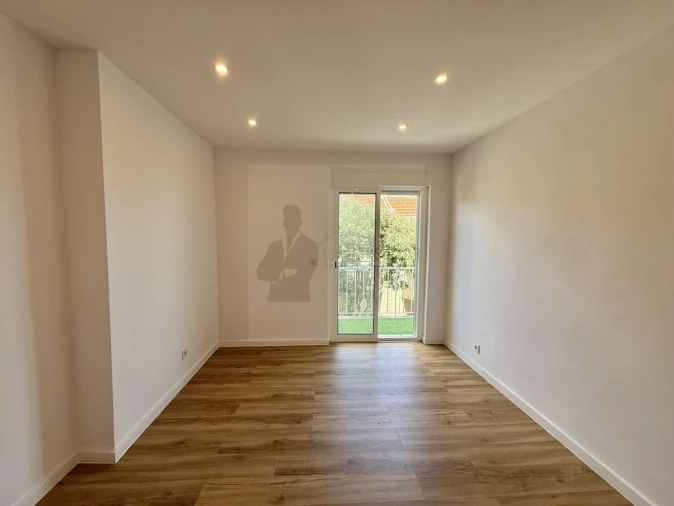 Apartamento T2 para Venda em Águas Livres Foto 8