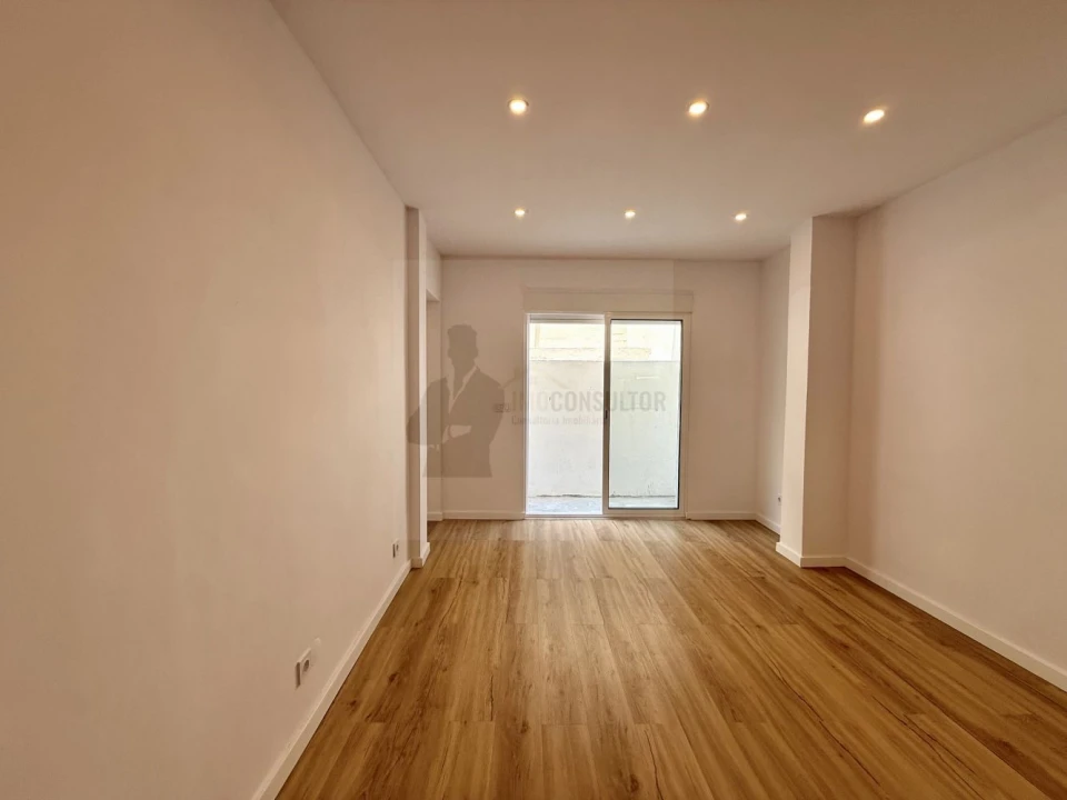Apartamento T2 para Venda em Sacavém e Prior Velho Foto 22