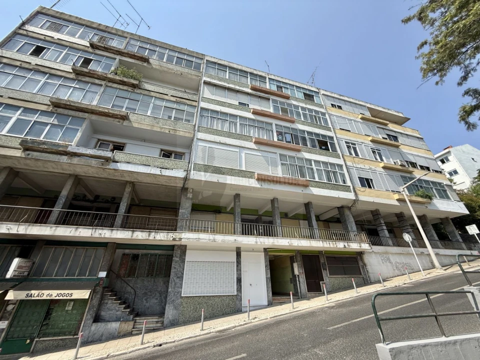 Apartamento T2 para Venda em Sacavém e Prior Velho Foto 32