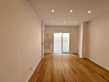 Apartamento T2 para Venda em Sacavém e Prior Velho