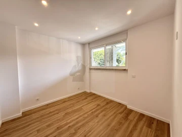 Apartamento T2 para Venda em Sacavém e Prior Velho