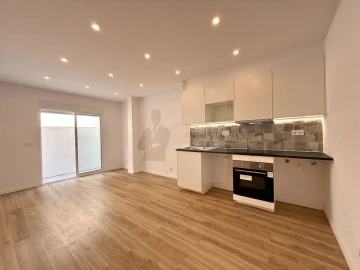 Apartamento T2 para Venda em Sacavém e Prior Velho