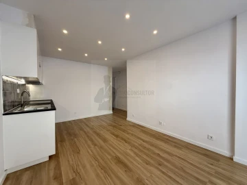 Apartamento T2 para Venda em Sacavém e Prior Velho