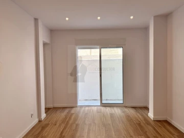Apartamento T2 para Venda em Sacavém e Prior Velho