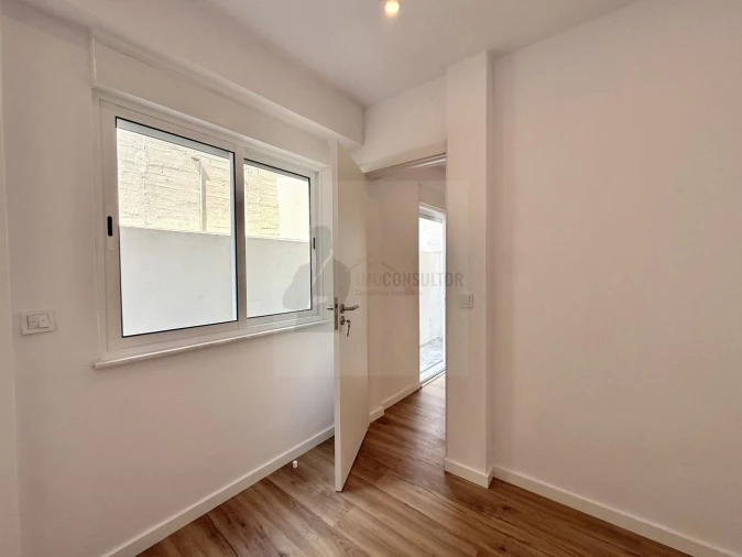 Apartamento T2 para Venda em Sacavém e Prior Velho Foto 23