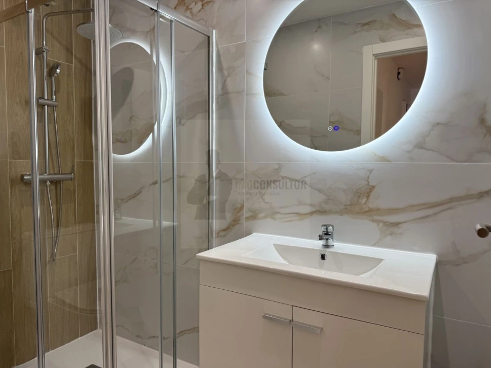 Apartamento T2 para Venda em Sacavém e Prior Velho Foto 11