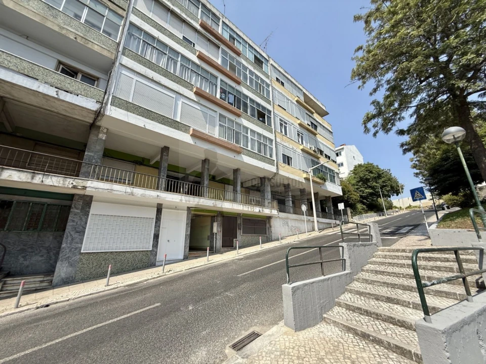 Apartamento T2 para Venda em Sacavém e Prior Velho Foto 31