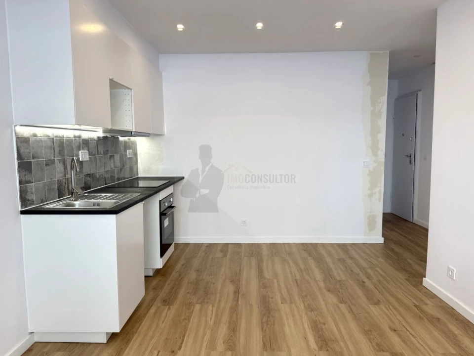 Apartamento T2 para Venda em Sacavém e Prior Velho Foto 27