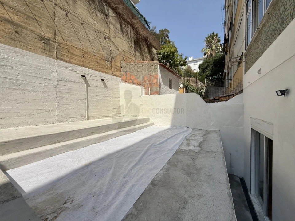 Apartamento T2 para Venda em Sacavém e Prior Velho Foto 8