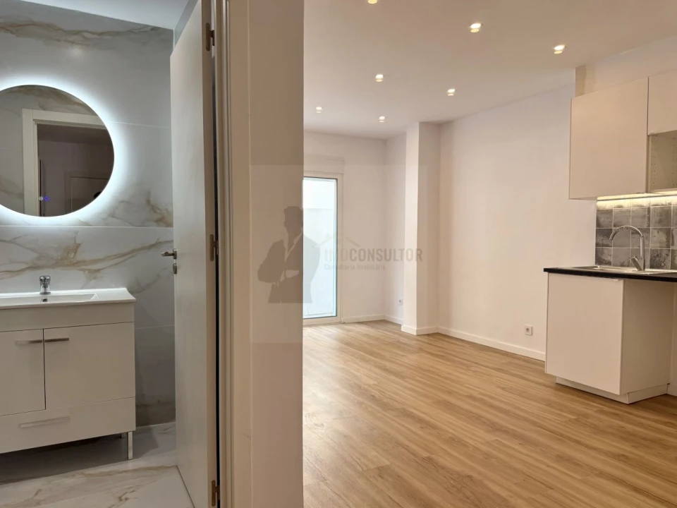 Apartamento T2 para Venda em Sacavém e Prior Velho Foto 1