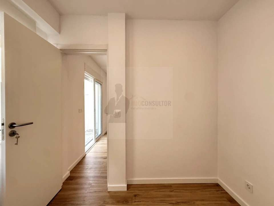 Apartamento T2 para Venda em Sacavém e Prior Velho Foto 25
