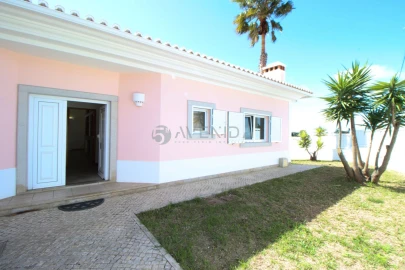 Moradia T3 para Venda em Sesimbra (Castelo)