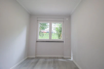 Apartamento T2 para Venda em Benfica