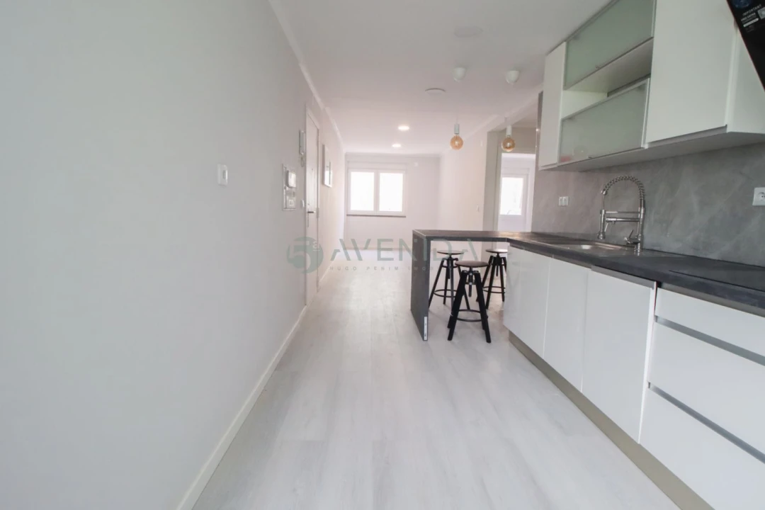 Apartamento T2 para Venda em Benfica Foto 19