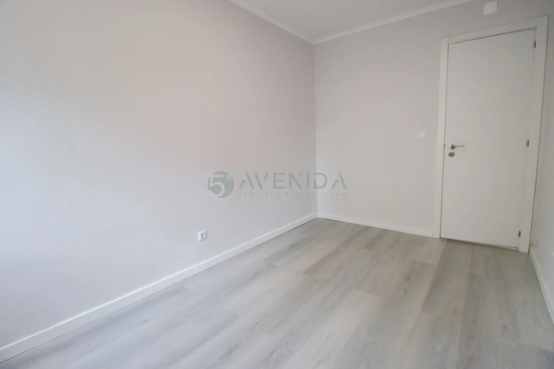 Apartamento T2 para Venda em Benfica Foto 11