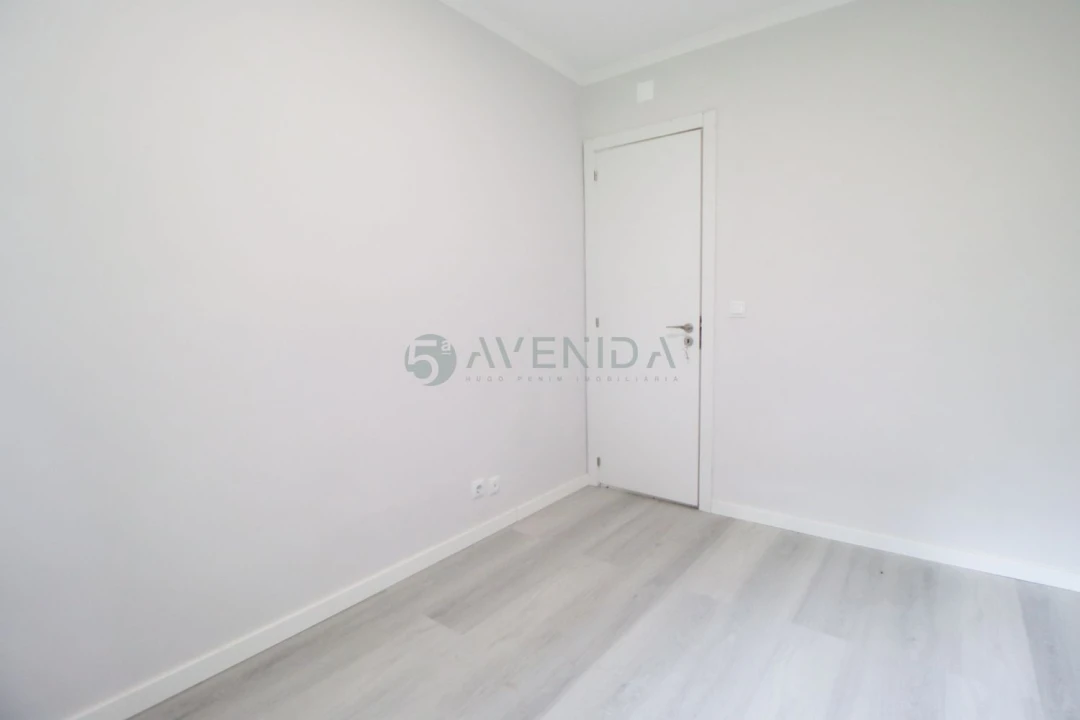 Apartamento T2 para Venda em Benfica Foto 22