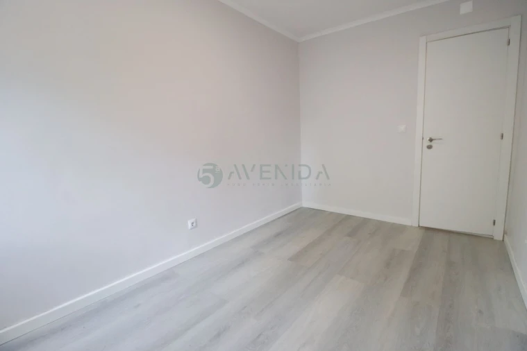 Apartamento T2 para Venda em Benfica Foto 26