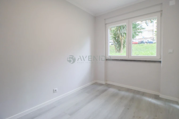 Apartamento T2 para Venda em Benfica Foto 21