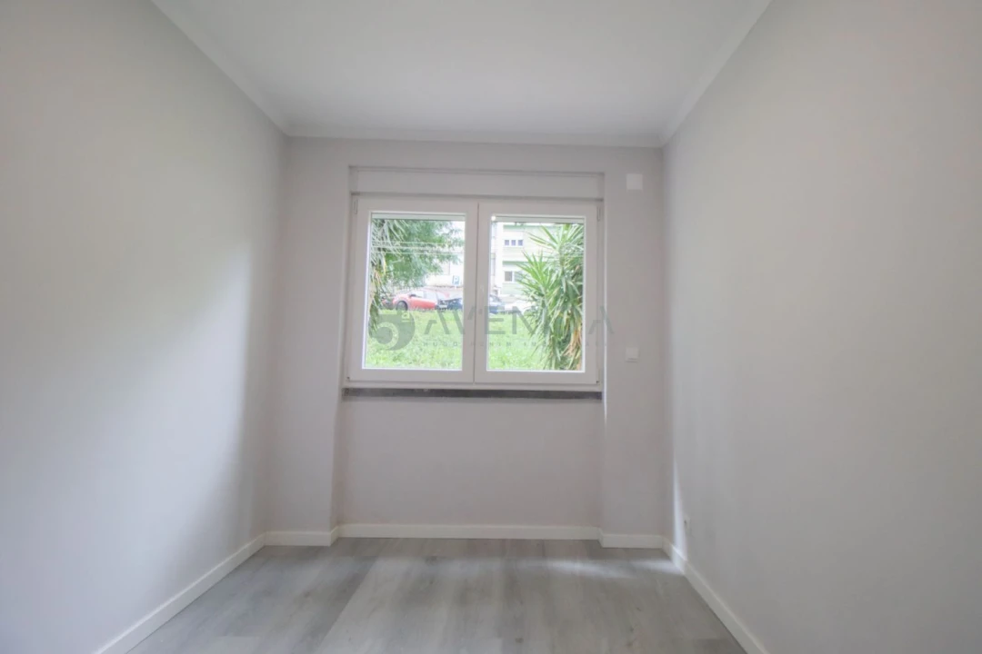 Apartamento T2 para Venda em Benfica Foto 5