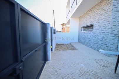 Moradia T3 para Venda em Fernao Ferro