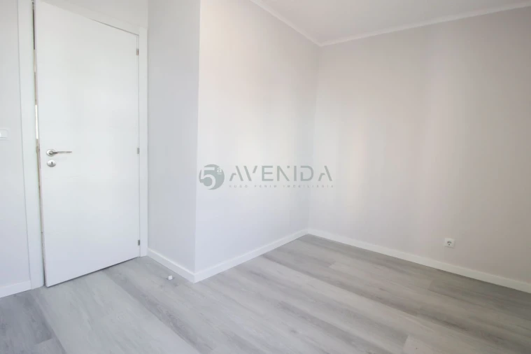 Apartamento T3 para Venda em Laranjeiro e Feijó Foto 7