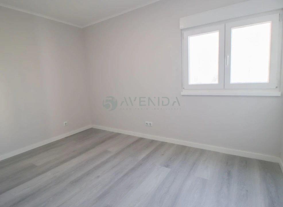Apartamento T3 para Venda em Laranjeiro e Feijó Foto 5