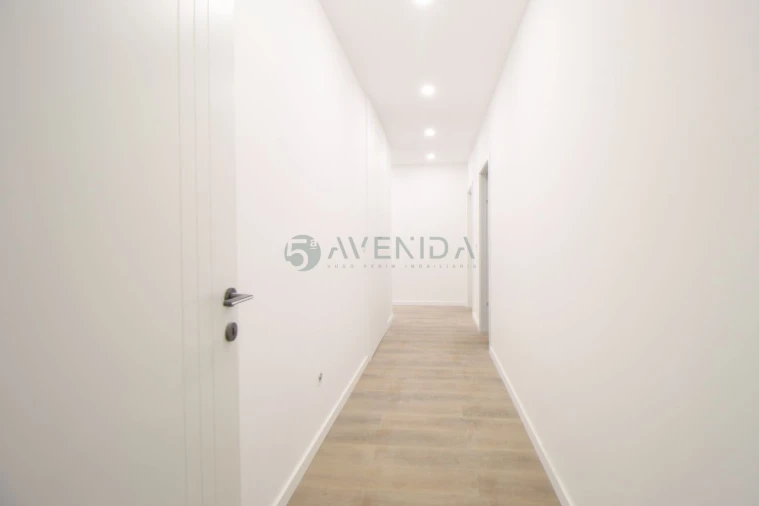 Apartamento T4 para Venda em Alto do Seixalinho, Santo André e Verderena Foto 8