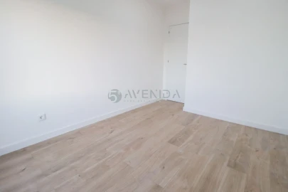Apartamento T4 para Venda em Águas Livres